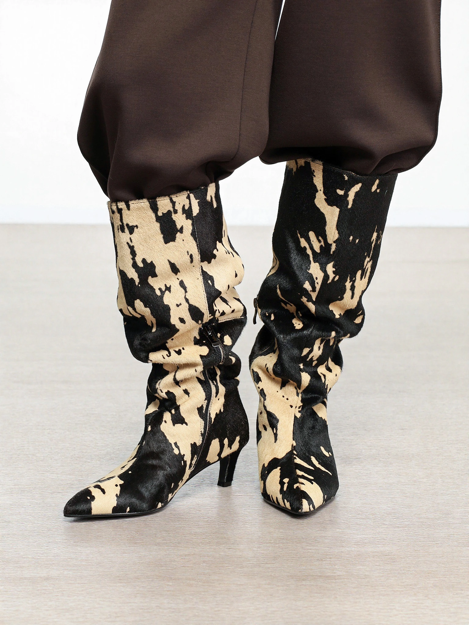 Сапоги из натуральной кожи с коровьим принтом